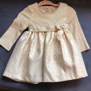 Beautiful winter dress.  Worn once